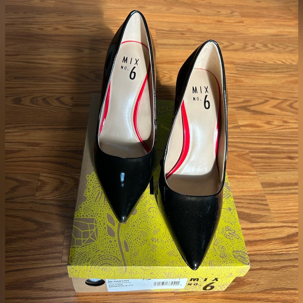 Brand new Mix No. 6 stiletto heels size 7.5